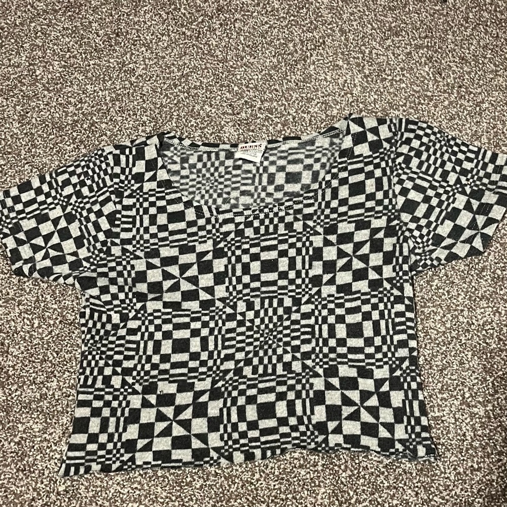 Guess abstract top
